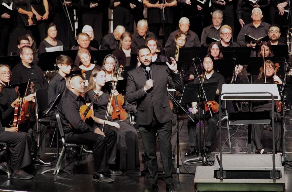 The Vero Beach Choral Society. Photo by Joel Glunt