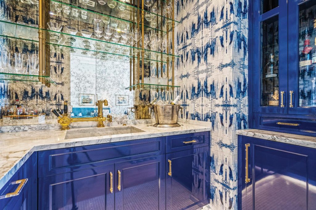 “We wanted a sophisticated color story to run quietly throughout the home, reflecting Jim’s love of blue.” — Leah Muller. Photo by M. James Northen