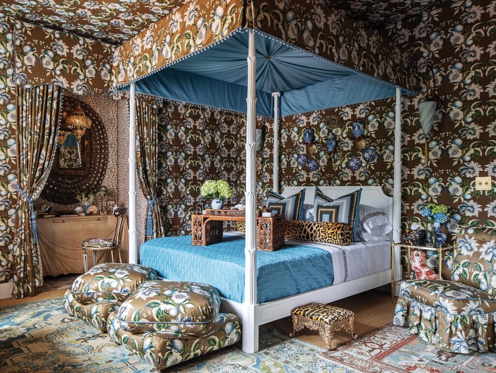 Lee Jofa’s Sepia/Indigo floral Jessup print is applied generously in The Mame Dennis guest room, designed by Danielle Balanis Interiors, at the Kips Bay Show House Palm Beach. Photo by Eric Striffler